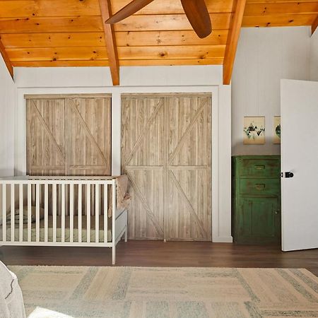 Romantic & Family Friendly Chalet In The Woods Лейк-Эрроухед Экстерьер фото