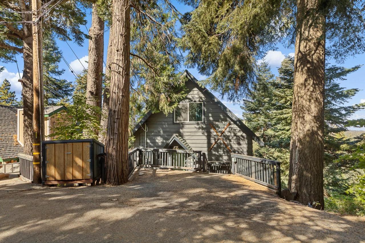 Romantic & Family Friendly Chalet In The Woods Лейк-Эрроухед Экстерьер фото